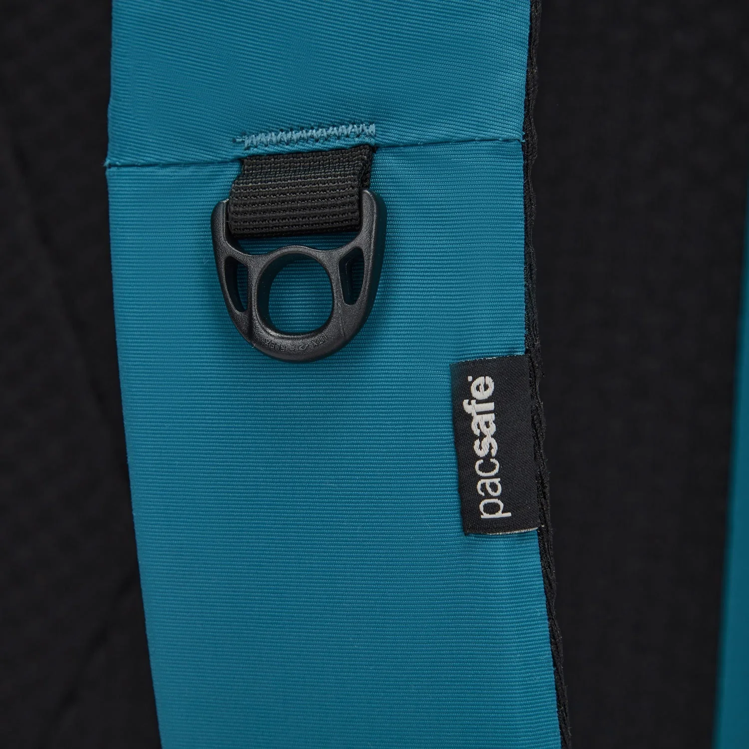 Pacsafe® LS450 anti-theft 25L backpack - Image 12