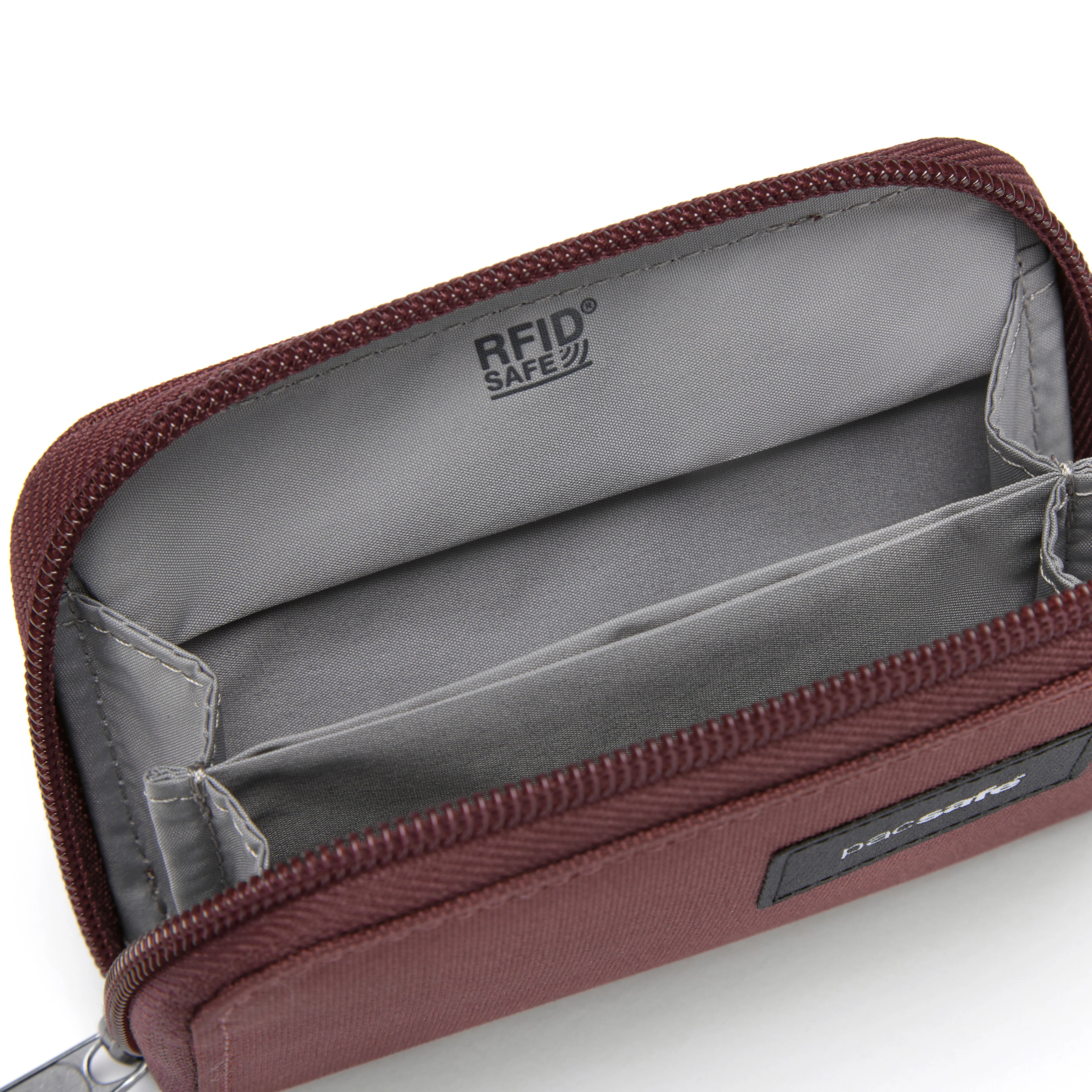 Pacsafe® RFIDsafe™ RFID blocking card wallet - Image 11