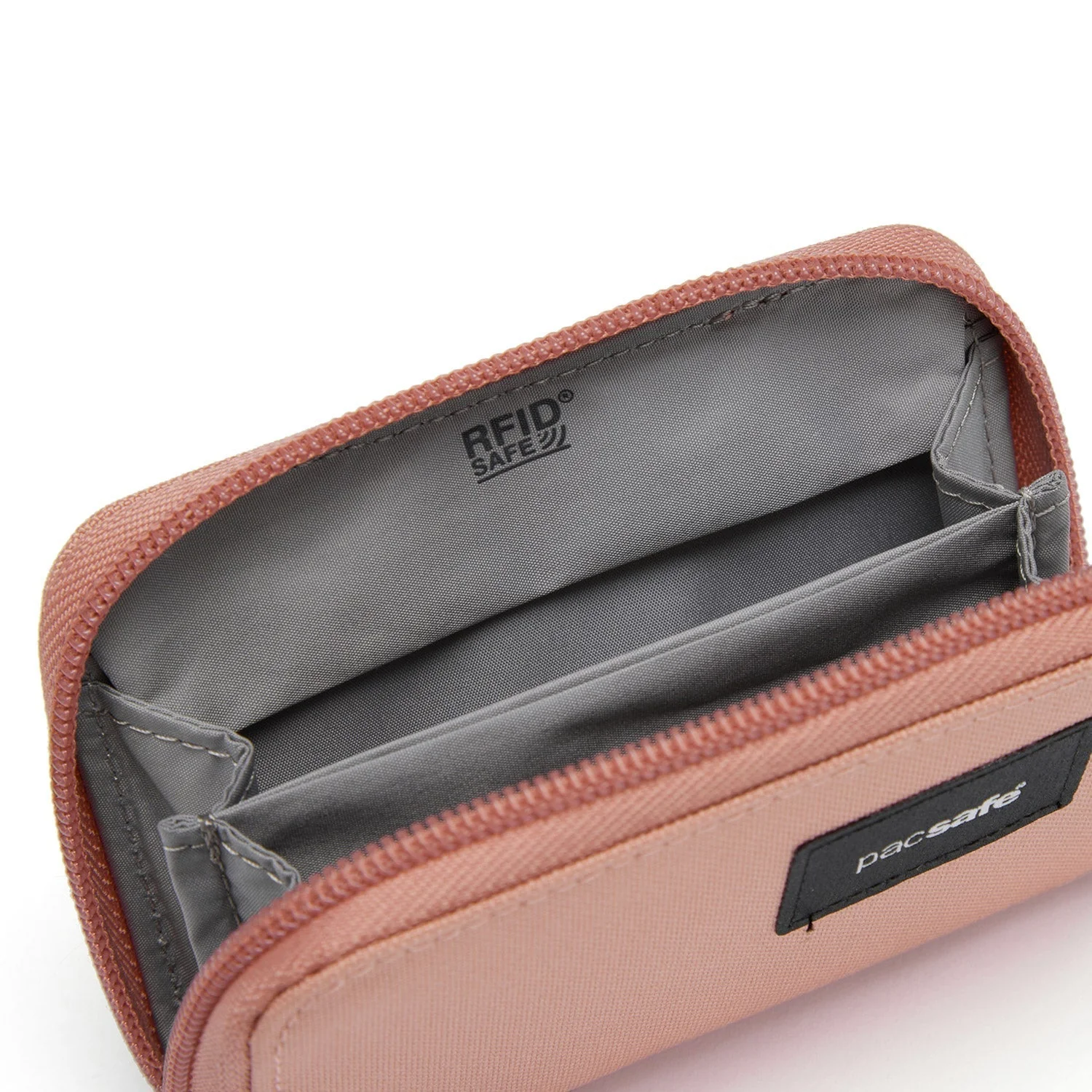 Pacsafe® RFIDsafe™ RFID blocking card wallet - Image 22