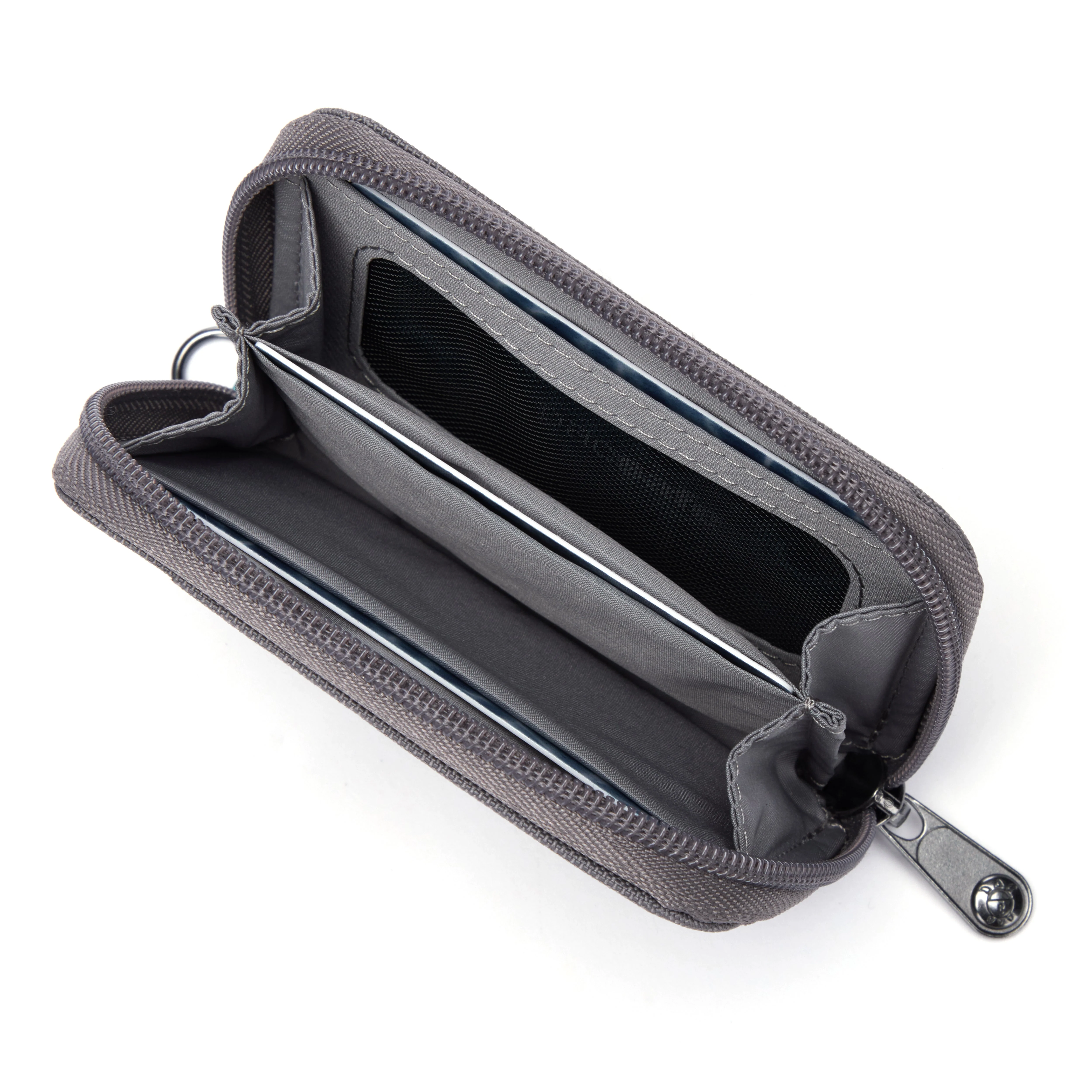 Pacsafe® RFIDsafe™ RFID blocking card wallet - Image 28
