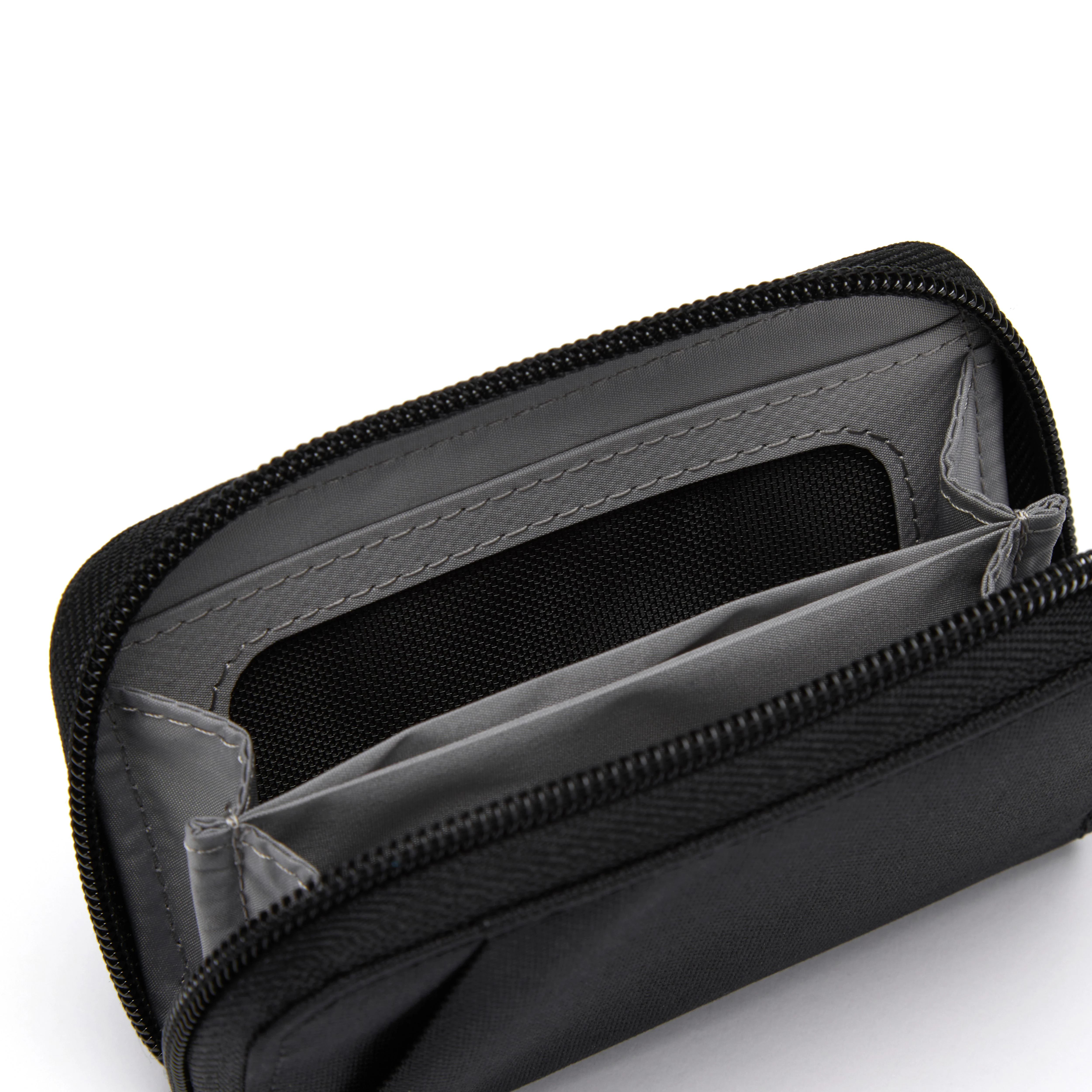 Pacsafe® RFIDsafe™ RFID blocking card wallet - Image 41