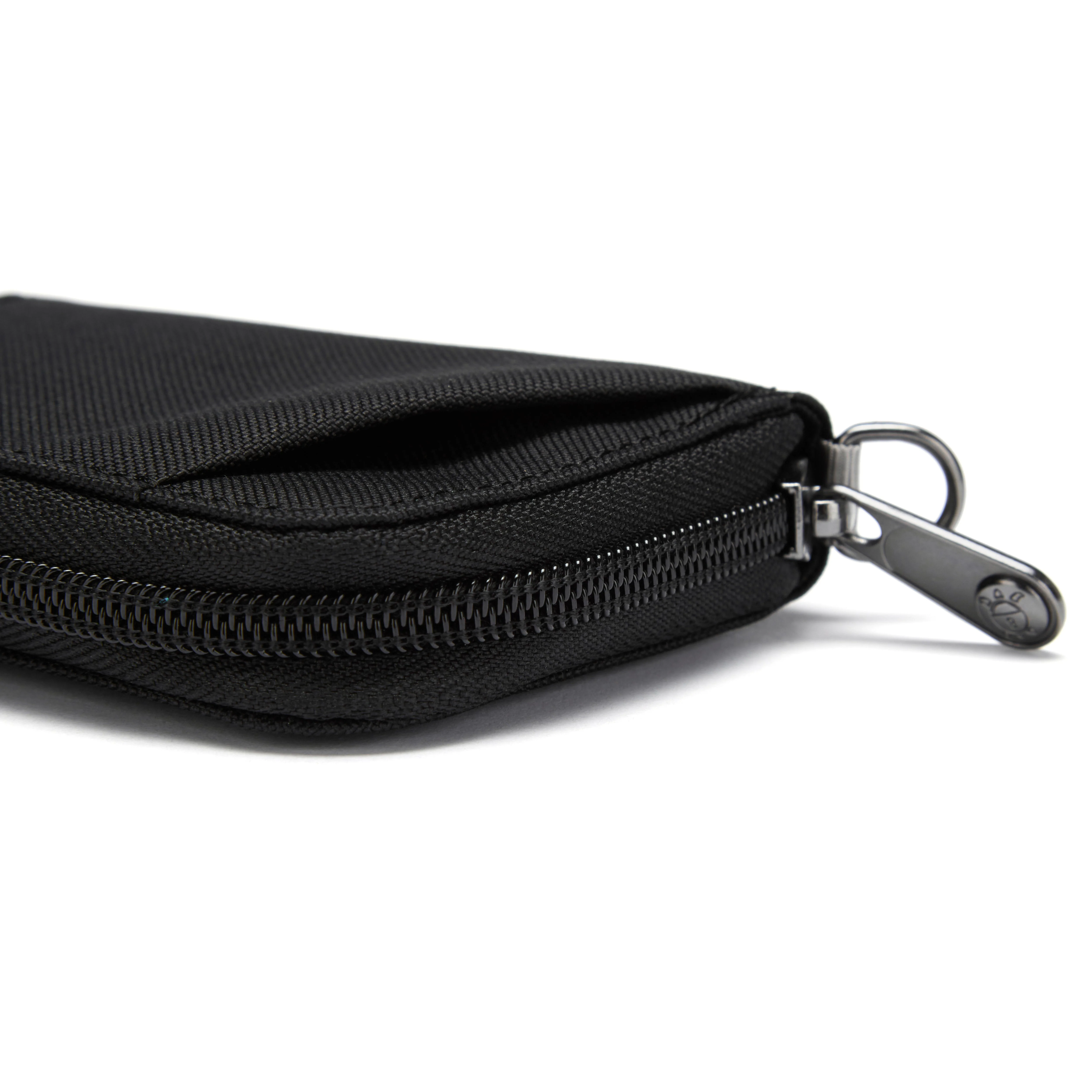 Pacsafe® RFIDsafe™ RFID blocking card wallet - Image 43