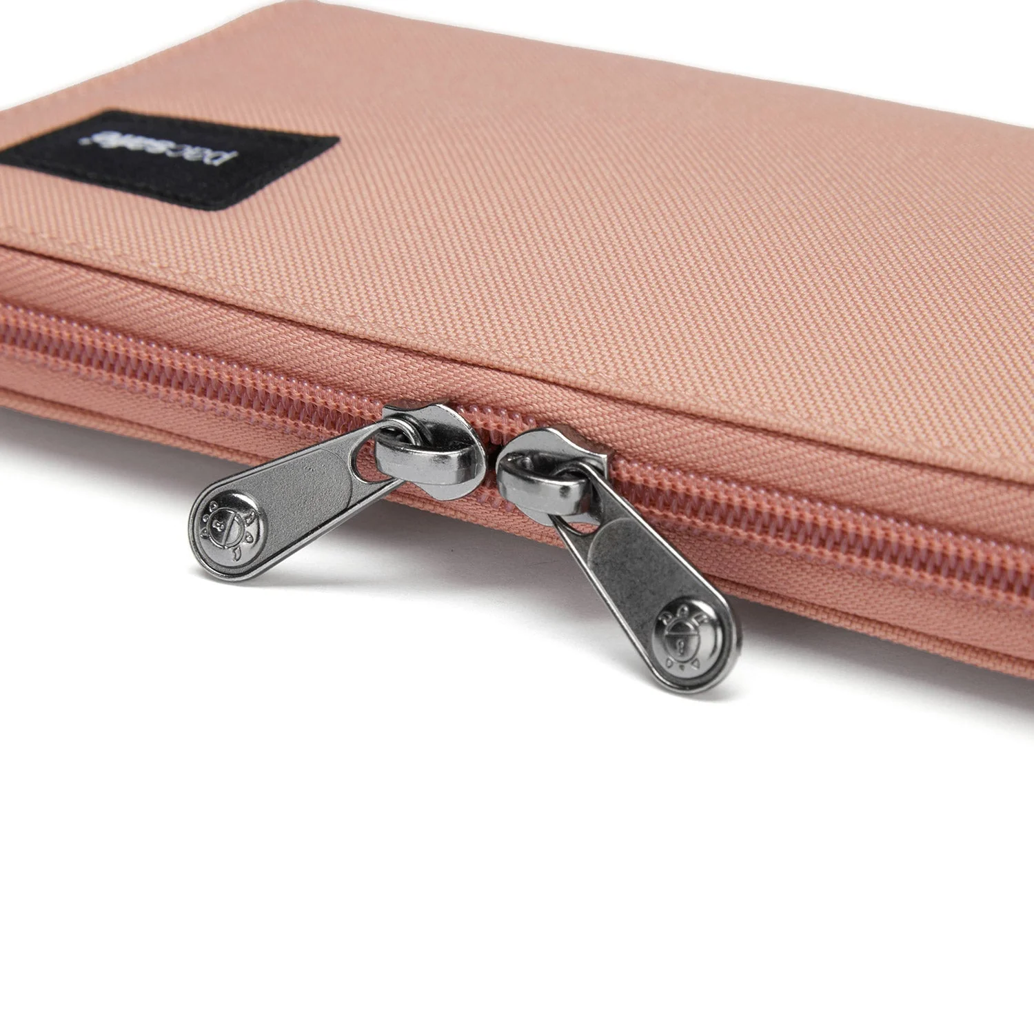 Pacsafe® RFIDsafe™ RFID blocking continental wallet - Image 21