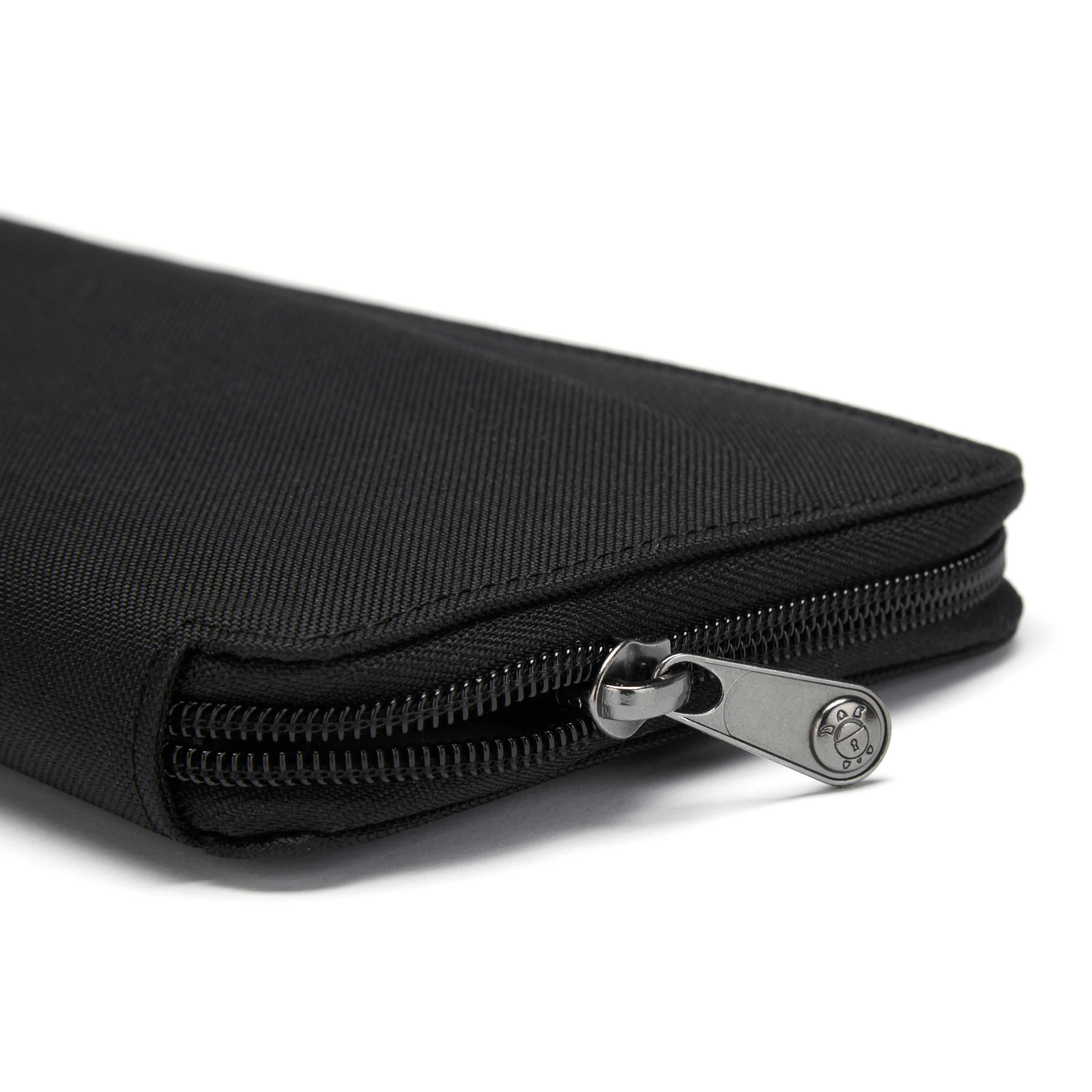 Pacsafe® RFIDsafe™ RFID blocking travel wallet - Image 11