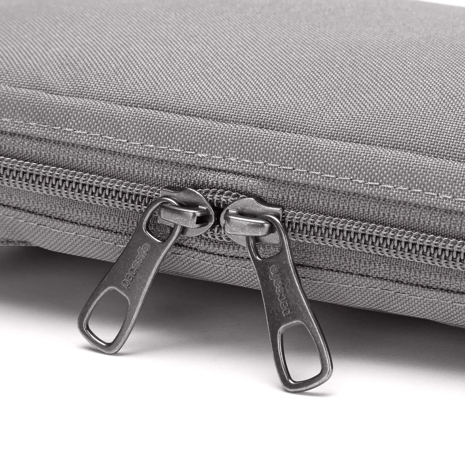 Pacsafe® RFIDsafe™ RFID blocking tech crossbody - Image 12