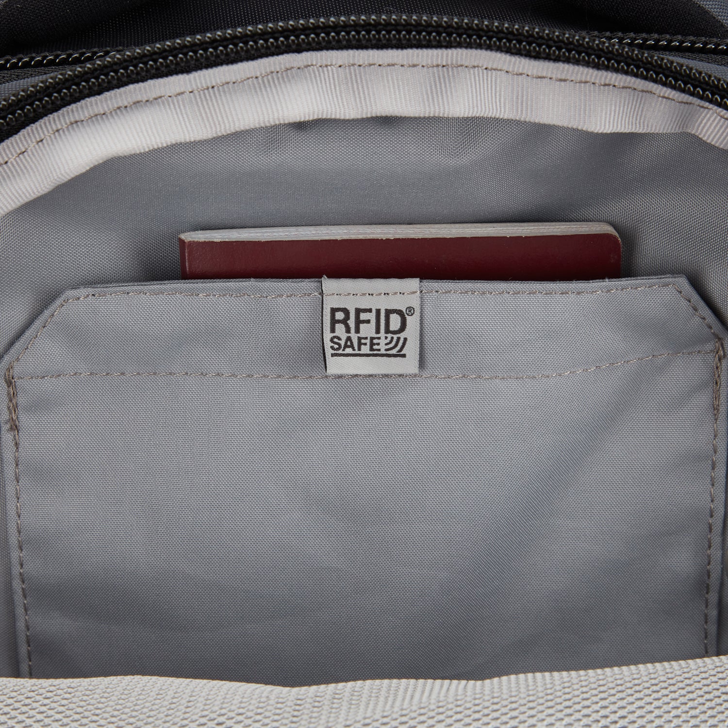 Pacsafe® EXP35 anti-theft travel backpack - Image 10
