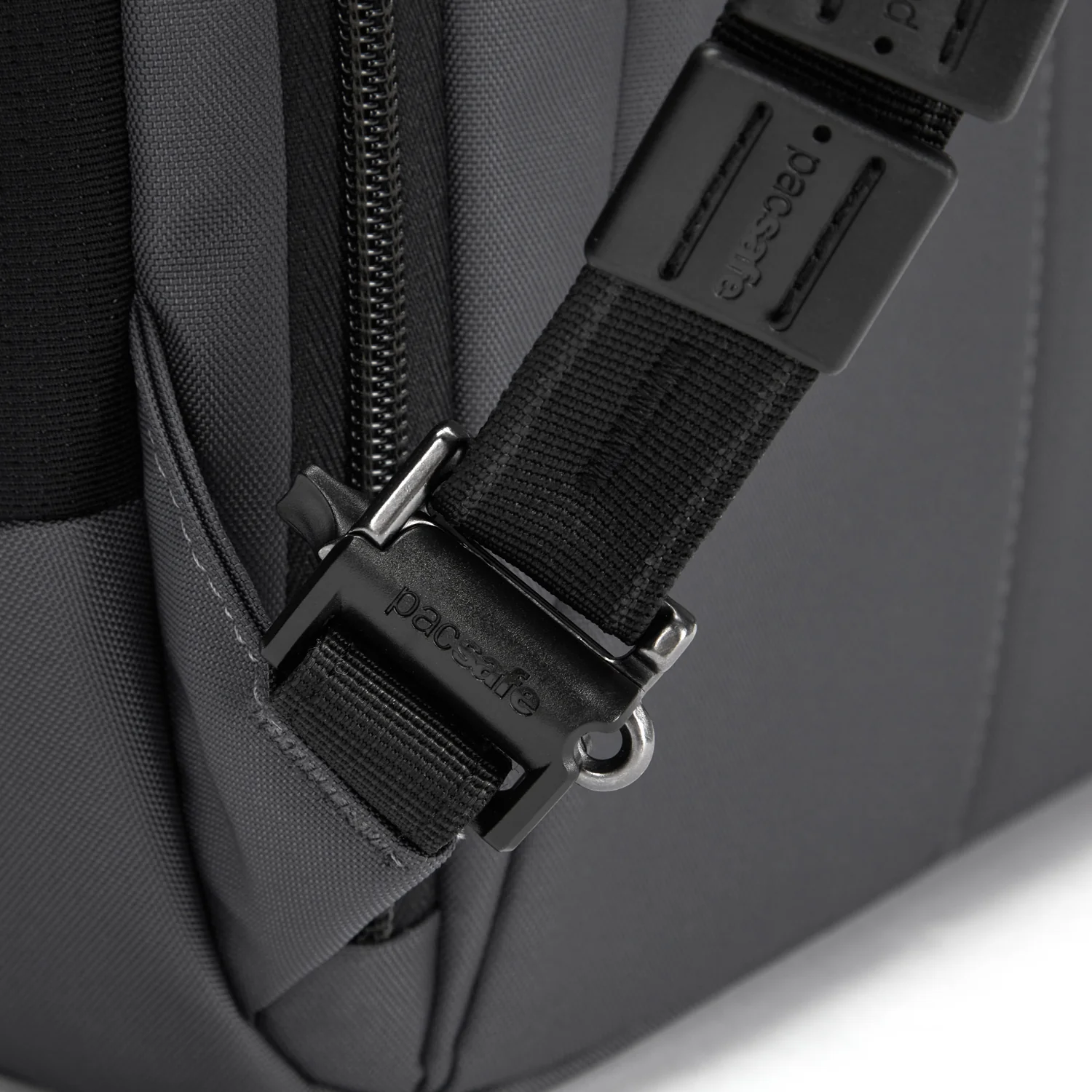 Pacsafe® EXP35 anti-theft travel backpack - Image 8