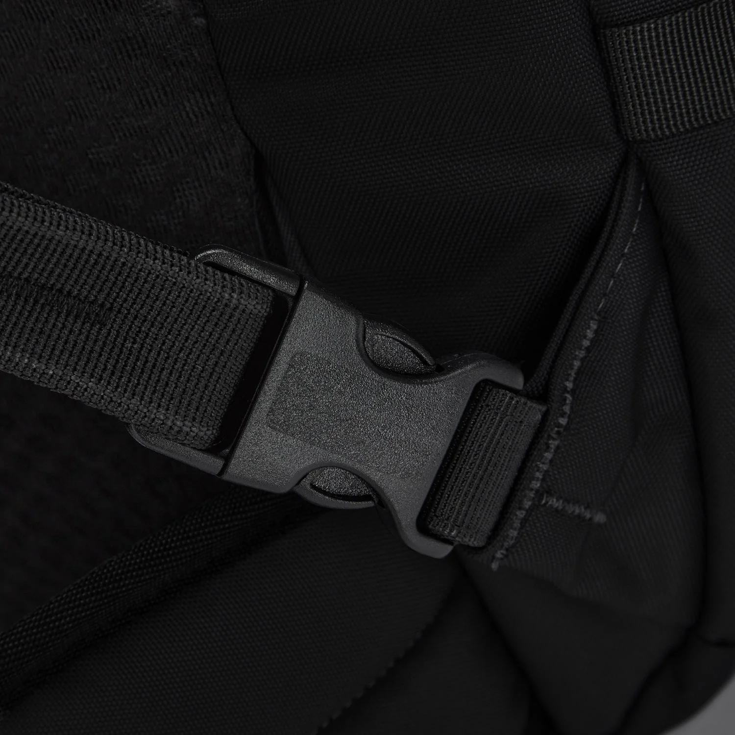 Pacsafe® EXP45 anti-theft carry-on travel pack - Image 25